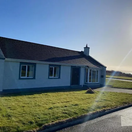 Wild Atlantic Way Coastal Retreat By Shortstays Ballynahown